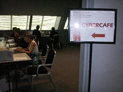 Le Cybercafé du Symposium